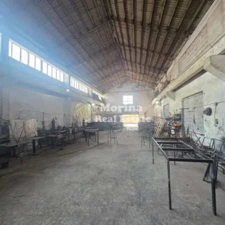 Durres, shitet magazine Kati 1, 600 m² 340.000 € (Durres)