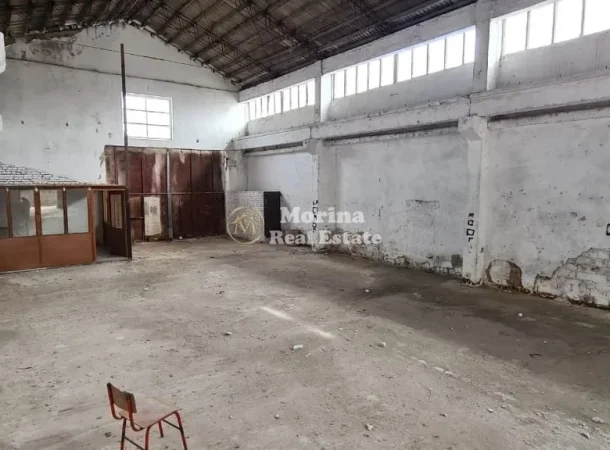 Durres, shitet magazine Kati 1, 600 m² 340.000 € (Durres)