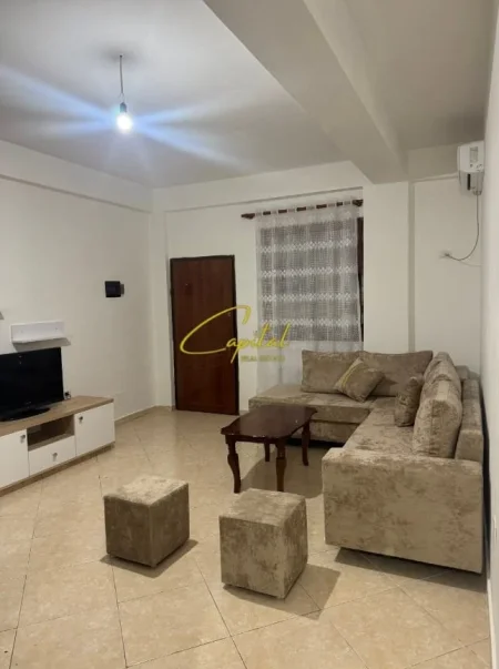 Tirane, jepet me qera apartament 1+1 Kati 2, 50 m² 400 € (XHAMLLIKU)
