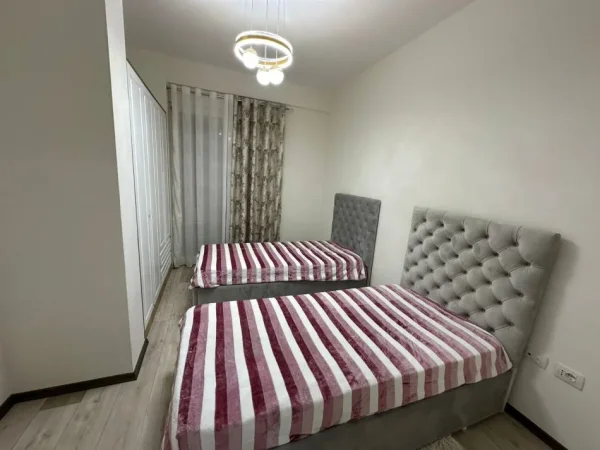Tirane, jepet me qera apartament 2+1 Kati 2, 110 m² (Liqeni thate)