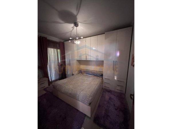 Tirane, jepet me qera apartament 2+1 , 90 m² 700 € (Rruga e Barrikadave)
