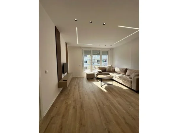 Tirane, jepet me qera apartament 1+1+Aneks+Ballkon Kati 3, 65 m² 600 € (Jordan Misja)