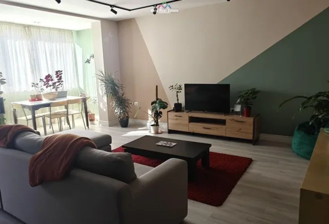 Tirane, jepet me qera apartament 2+1 , 100 m² 570 € (Ali Visha)