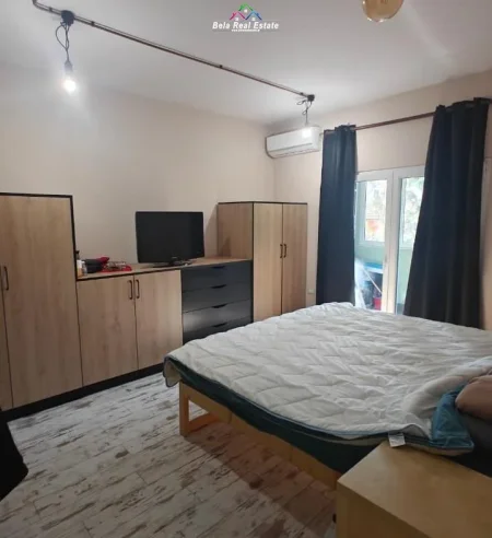 Tirane, jepet me qera apartament 2+1 , 100 m² 570 € (Ali Visha)