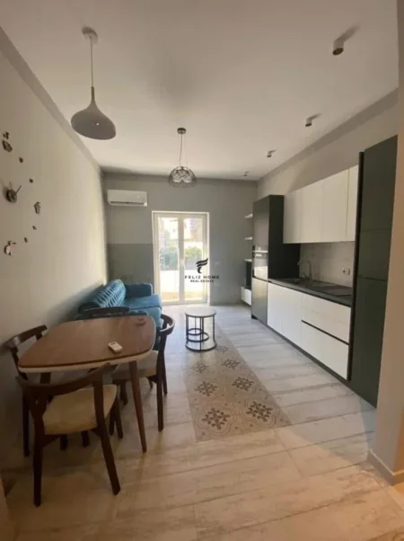 Tirane, jepet me qera apartament 2+1 Kati 1, 90 m² 700 € (RRUGA E DURRESIT)
