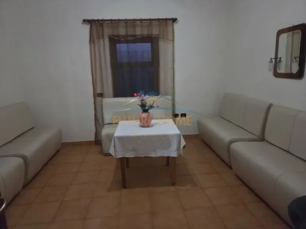 Tirane, Shitet Ndërtesë + Truall, 640 m² 1.100.000 € (Laknas)