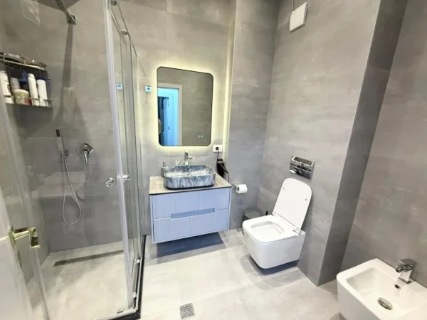 Tirane, jepet me qera apartament 2+1 , 90 m² 650 € (Jaho Residence)