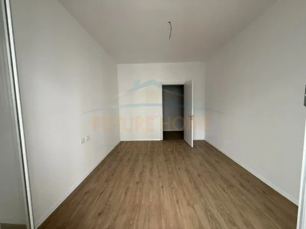 Tirane, shitet apartament 2+1 Kati 3, 116 m² 120.000 € (kamez)