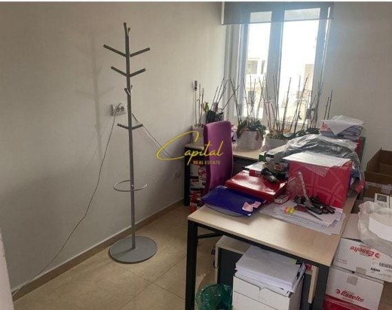 Tirane, jepet me qera ambjent biznesi Kati 0, 106 m² 1.400 € (QENDER)