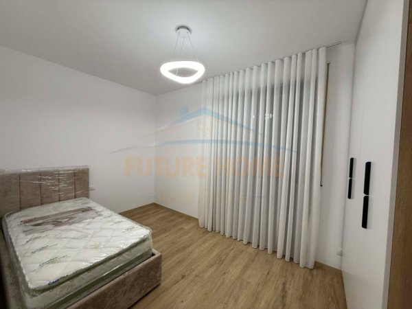 Tirane, jepet me qera apartament 2+1 Kati 4, 117 m² 700 € (Dogana)