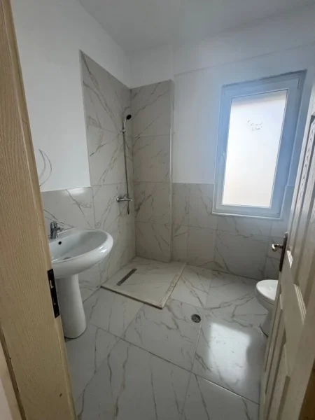 Tirane, shitet apartament 2+1+Ballkon Kati 4, 115 m² 149.000 € (CASA ITALIA)