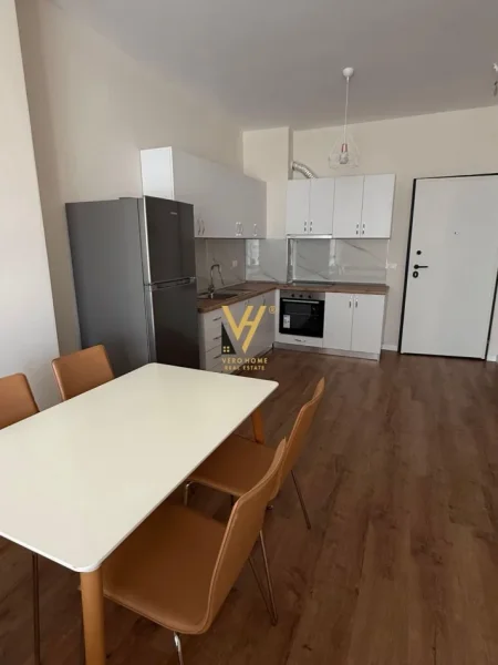 Tirane, jepet me qera apartament 1+1+Ballkon Kati 2, 70 m² 520 € (5 MAJI)