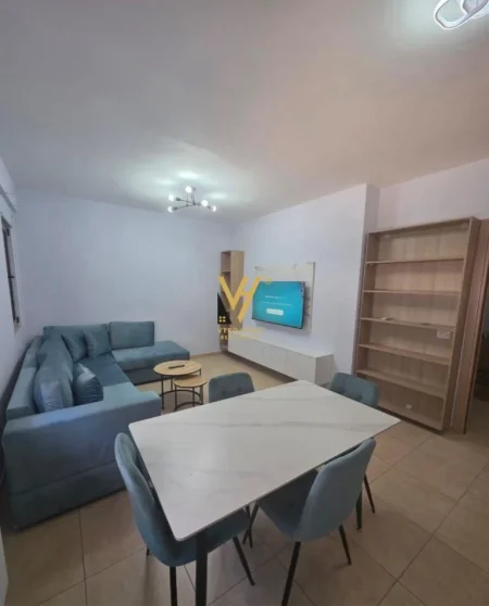 Tirane, jepet me qera apartament 1+1+Ballkon Kati 2, 68 m² 520 € (5 MAJI)