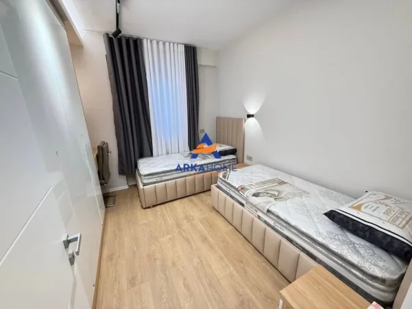 Tirane, jepet me qera apartament 2+1+Ballkon Kati 4, 110 m² 1.200 € 