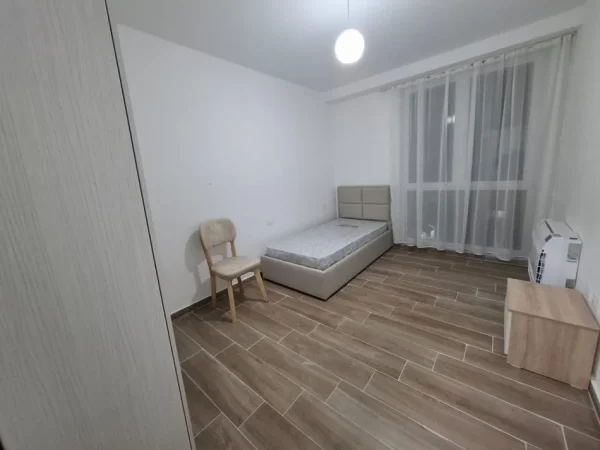 Tirane, jepet me qera apartament 2+1 Kati 2, 100 m² 500 € (5 MAJI)
