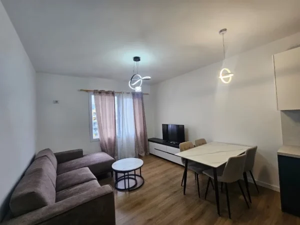 Tirane, jepet me qera apartament 3+1+Ballkon Kati 9, 700 € 