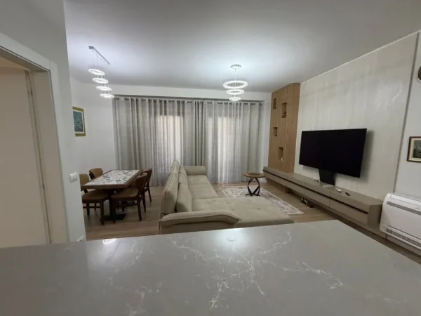 Tirane, jepet me qera apartament Kati 7, 160 m² 1.950 € (Rruga e Kavajes)
