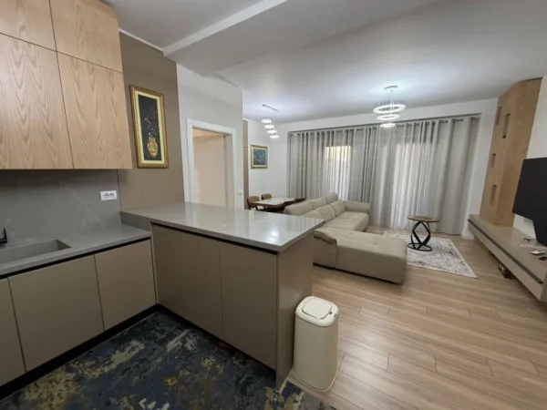 Tirane, jepet me qera apartament Kati 7, 160 m² 1.950 € (Rruga e Kavajes)