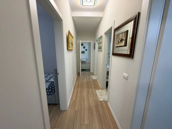 Tirane, jepet me qera apartament Kati 7, 160 m² 1.950 € (Rruga e Kavajes)