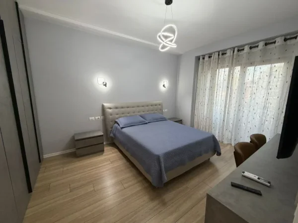 Tirane, jepet me qera apartament Kati 7, 160 m² 1.950 € (Rruga e Kavajes)