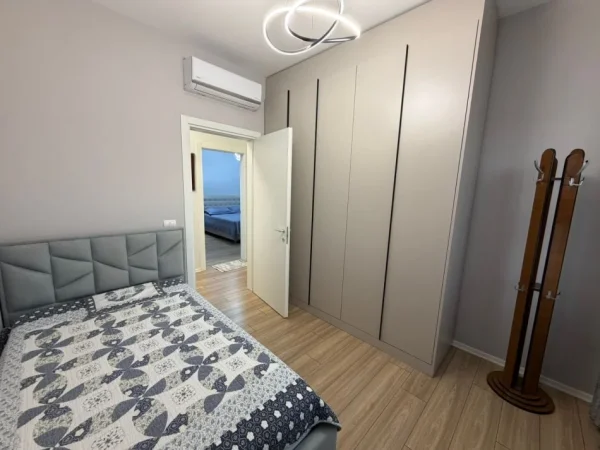 Tirane, jepet me qera apartament Kati 7, 160 m² 1.950 € (Rruga e Kavajes)