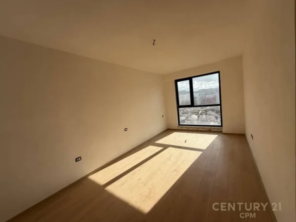 Tirane, shitet apartament 2+1+Ballkon Kati 9, 121 m² 210.000 € (ish fusha e aviacionit.)