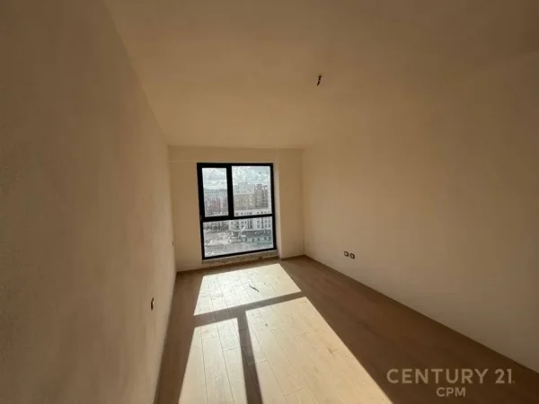 Tirane, shitet apartament 2+1+Ballkon Kati 9, 121 m² 210.000 € (ish fusha e aviacionit.)