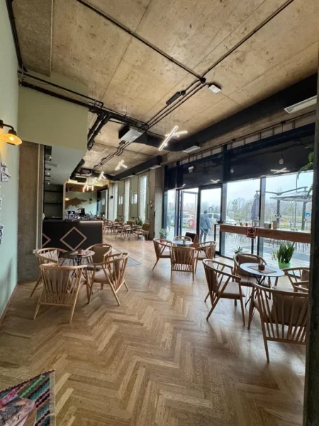 Vlore, shitet bar-kafe , 214 m² 33.000 € 