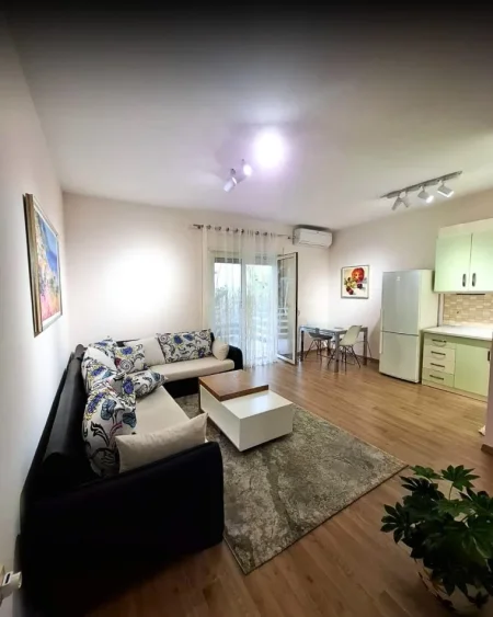 Tirane, jepet me qera apartament 2+1+Ballkon , 120 m² 750 € 