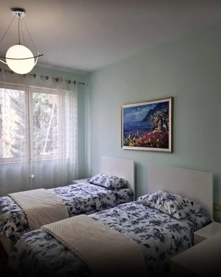 Tirane, jepet me qera apartament 2+1+Ballkon , 120 m² 750 € 