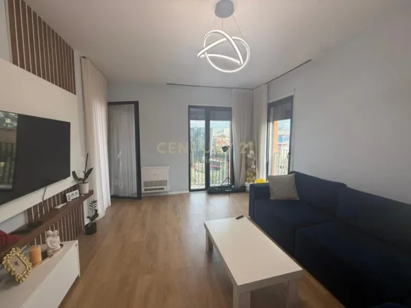 Tirane, shitet apartament 1+1+Ballkon Kati 5, 82 m² 155.000 € (porcelan)