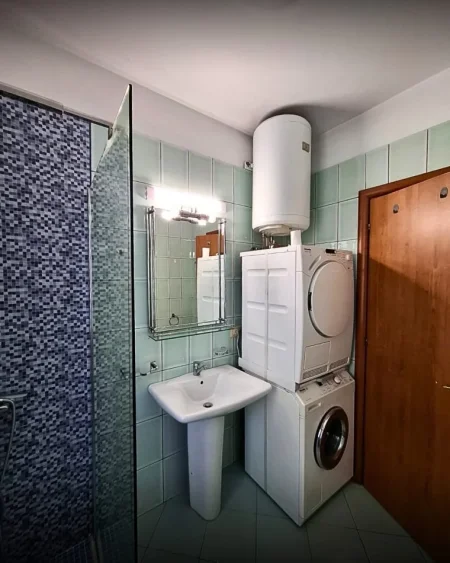 Tirane, jepet me qera apartament 2+1+Ballkon , 120 m² 800 € 