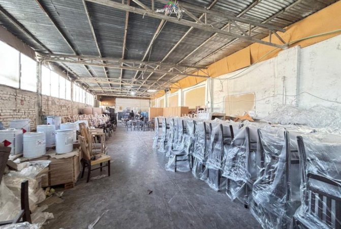 Tirane, jepet me qera magazine Kati 0, 400 m² 1.560 € (MISTO MAME)