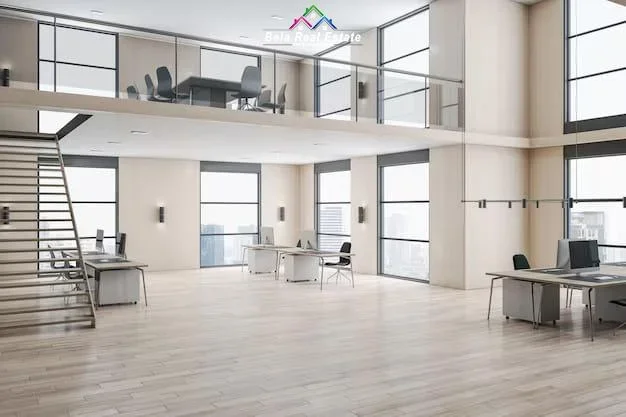 Tirane, jepet me qera dyqan Kati 2, 290 m² 2.610 € (Rruga Don Bosko)