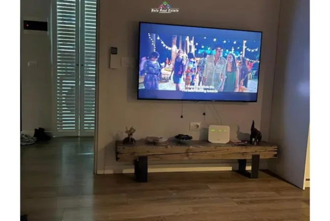 Tirane, jepet me qera apartament 1+1 Kati 3, 70 m² 1.500 € (Qender)