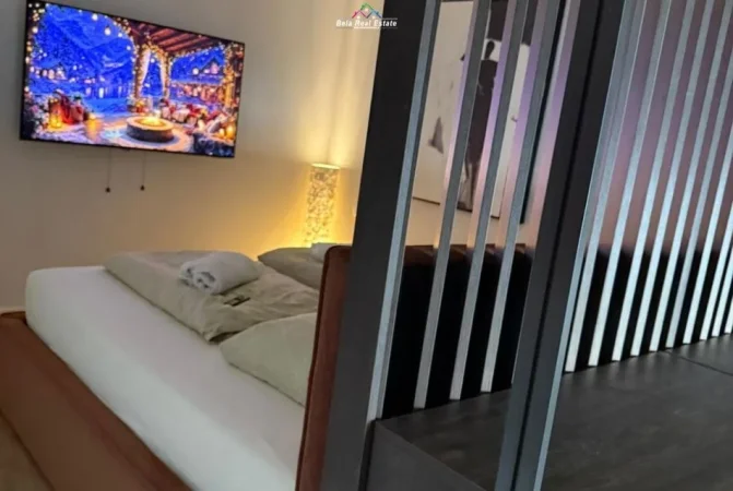 Tirane, jepet me qera apartament 1+1 Kati 3, 70 m² 1.500 € (Qender)