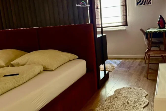 Tirane, jepet me qera apartament 1+1 Kati 3, 70 m² 1.500 € (Qender)