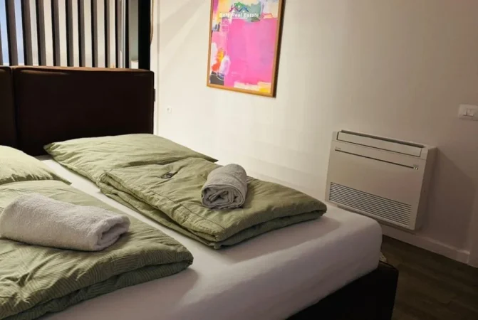 Tirane, jepet me qera apartament 1+1 Kati 3, 70 m² 1.500 € (Qender)