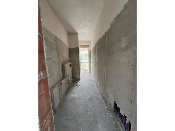 Tirane, shitet apartament 2+1 Kati 3, 117 m² 210.400 € (FUSHA E AVIACIONIT)