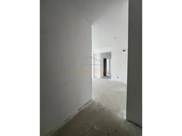 Tirane, shitet apartament 2+1 Kati 3, 117 m² 210.400 € (FUSHA E AVIACIONIT)