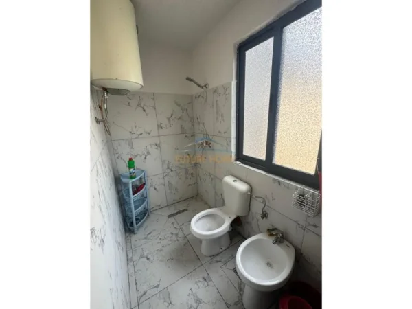 Tirane, jepet me qera apartament 2+1 Kati 3, 52 m² 550 € (Rruga Kongresi i Manastirit)