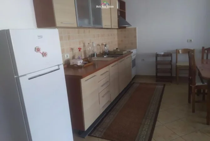 Tirane, jepet me qera apartament 1+1 Kati 3, 77 m² 520 € (Rruga Riza Cerova)