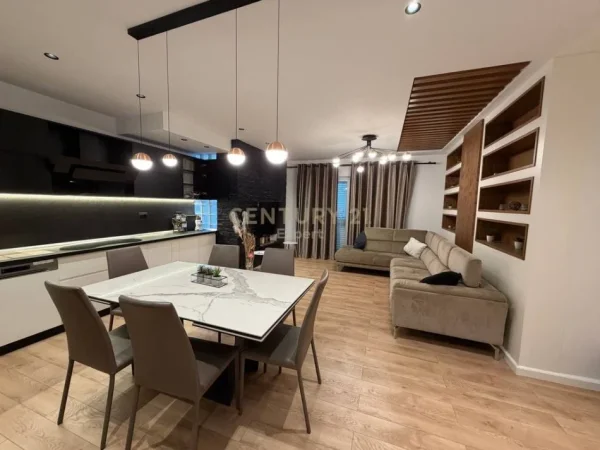 Tirane, jepet me qera apartament+verande | Penthouse 3+1+Aneks+Ballkon Kati 6, 250 m² (fresku)