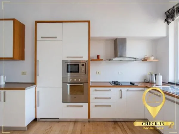 Tirane, jepet me qera apartament 2+1+Aneks+Ballkon Kati 7, 190 m² 2.500 € (Liqeni Artificial)