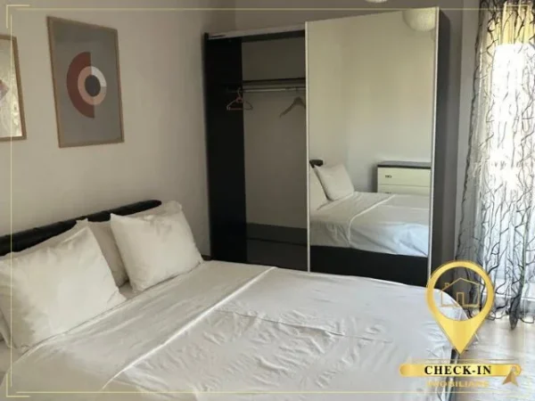 Tirane, jepet me qera apartament 2+1+Aneks+Ballkon Kati 7, 190 m² 2.500 € (Liqeni Artificial)