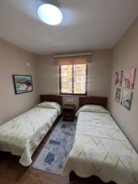 Tirane, jepet me qera apartament 2+1 Kati 3, 72 m² 990 € (Rruga Myslym Shyri)