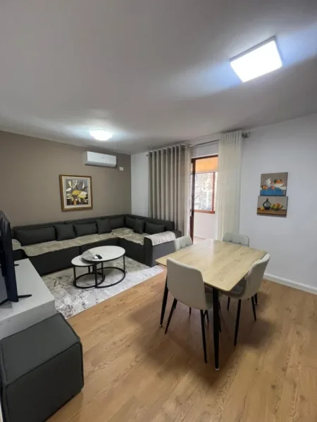 Tirane, jepet me qera apartament 2+1 Kati 3, 72 m² 990 € (Rruga Myslym Shyri)