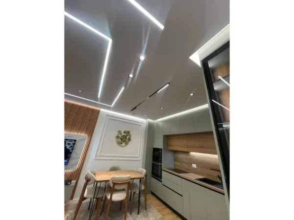 Tirane, jepet me qera apartament 1+1+Ballkon Kati 5, 73 m² 500 € (paskuqan)