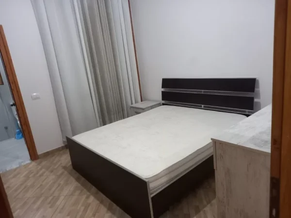 Tirane, jepet me qera shtepi 1+1 Kati 3, 70 m² 370 € (Astir Vila L tek Pasticeri Nela)