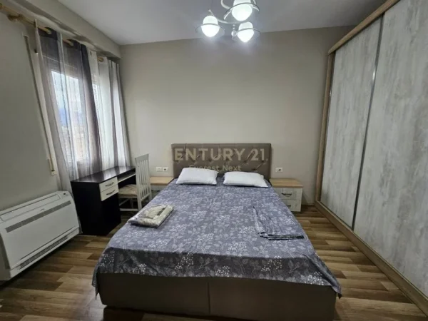 Tirane, jepet me qera apartament 1+1+Ballkon Kati 6, 60 m² 600 € (Gjimnazit Partizani)